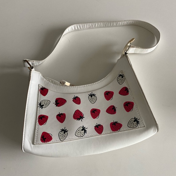 Strawberry Mini Purse - Picture 1 of 2